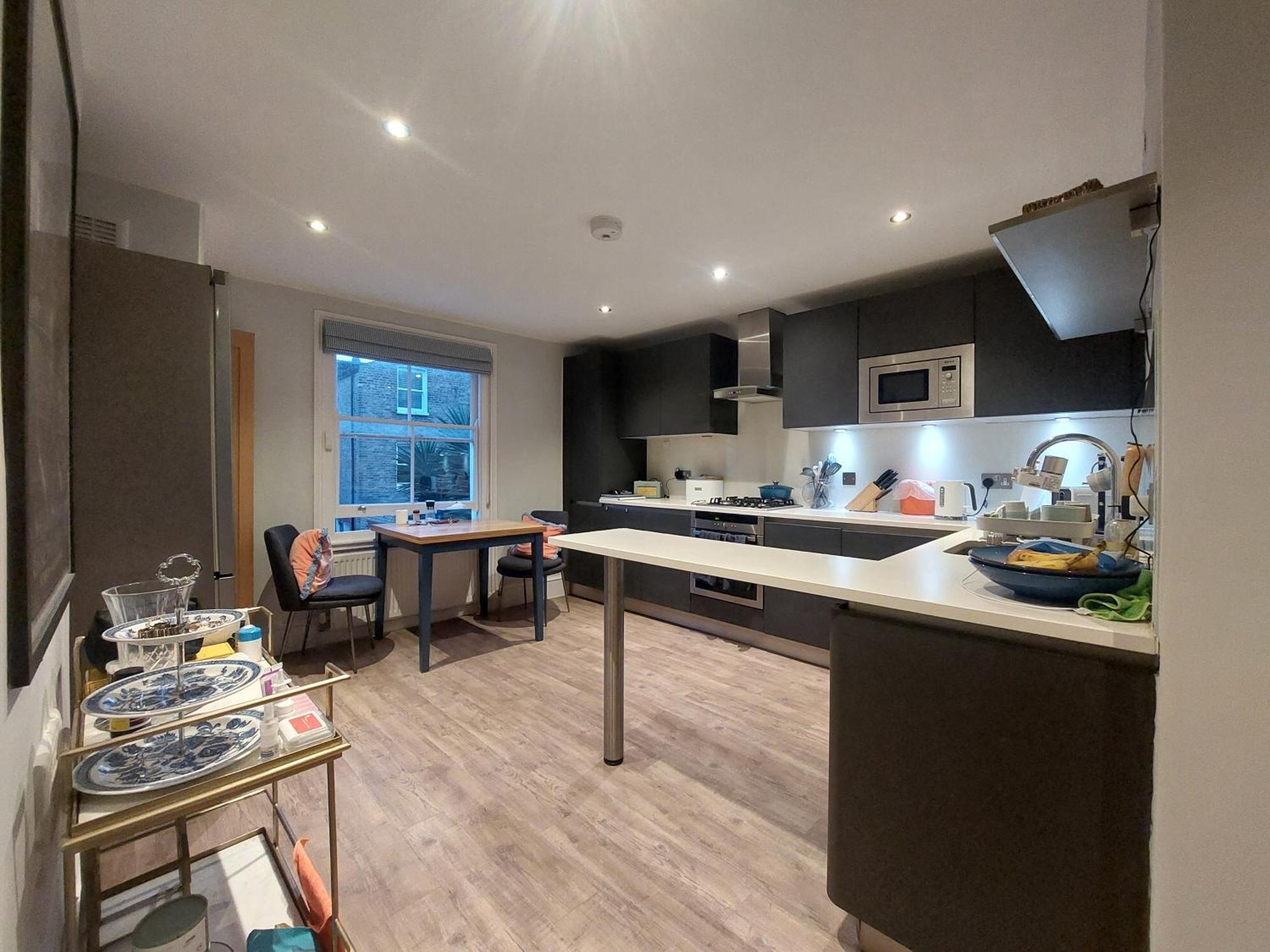 Homestay Clapham South Victorian House